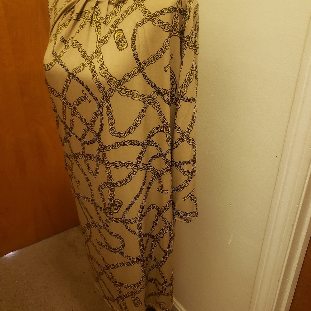 Women's clothing